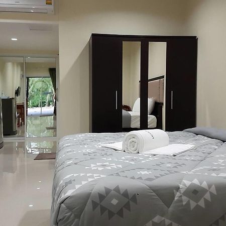 ไออุ่นรีสอร์ท Bang Saphan Exterior photo