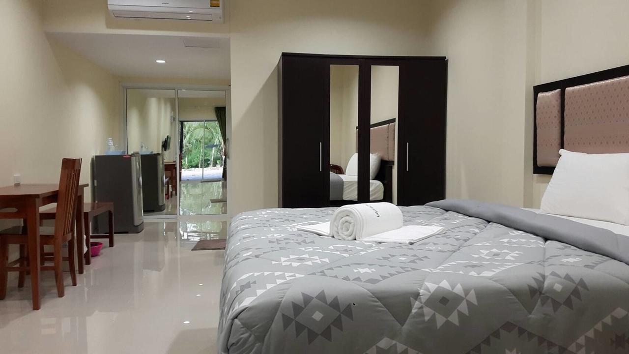 ไออุ่นรีสอร์ท Bang Saphan Exterior photo