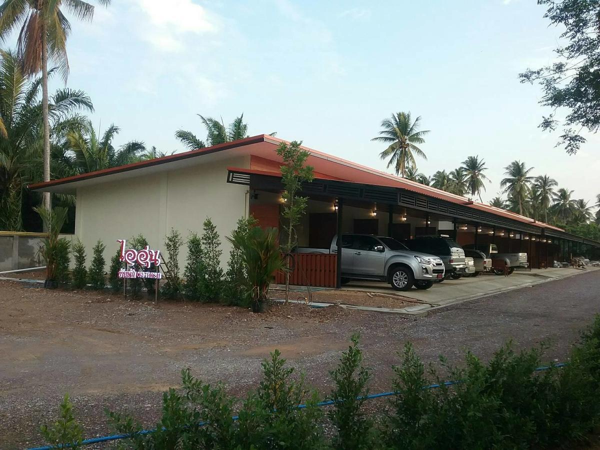 ไออุ่นรีสอร์ท Bang Saphan Exterior photo